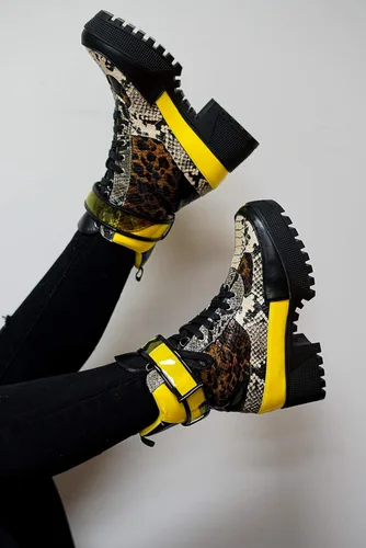 Vista 4 de Cape Robbin Future Wave Leopard Snake Lace Up Lug Sole Commander Millitary Boots