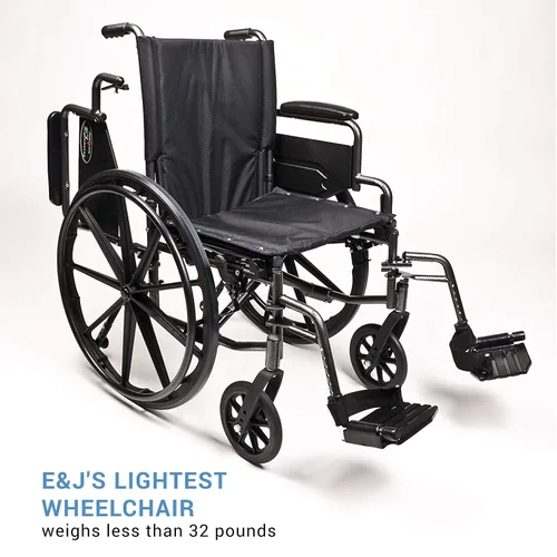 Vista 2 de Everest & Jennings Traveler L4 Silla de ruedas ligera – Nuestra silla de ruedas manual más ligera para adultos – Asiento de 18 x 16 pulgadas