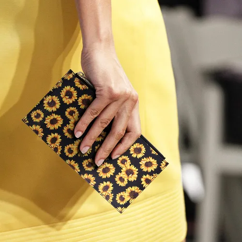 Vista 2 de Badiya Billetera para mujer con bloqueo RFID, con patrón de múltiples tarjeteros, B-Flower-Sol-Flor A, Moderno