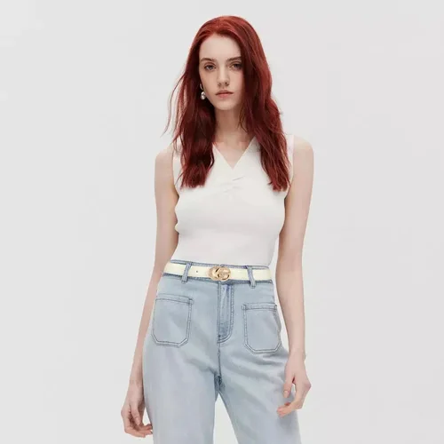 Vista 35 de Cinturón de cuero clásico con hebilla de metal para mujer con vestido de jeans