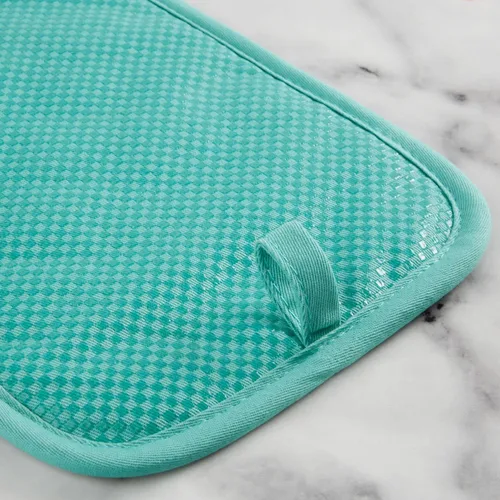 Vista 4 de KitchenAid Juego de 2 soportes para ollas a cuadros, cielo aguamarina, 7 x 10 pulgadas