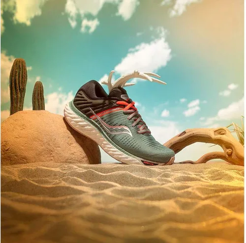Vista 5 de Saucony Triumph 17 para mujer.
