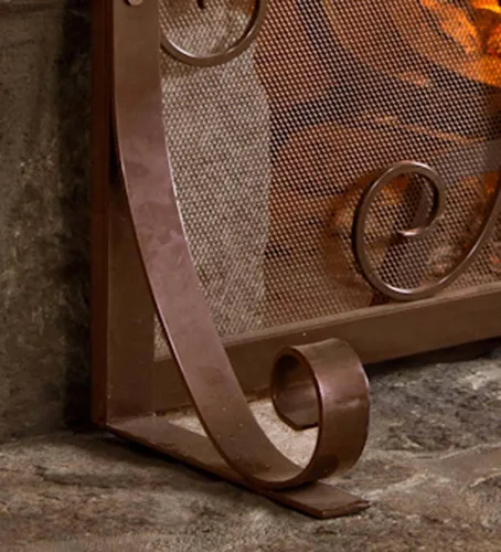 Vista 2 de Protector de chimenea con diseño de espirales, de hierro forjado con malla metálica Cobre