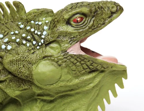 Vista 3 de Safari Ltd. Figura de Iguana – Figura de modelo realista de 11 pulgadas – Juguete educativo para niños, niñas y niños a partir de 3 años