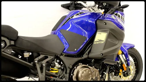 Vista 2 de TechSpec Puños para tanque Gripster - SUPER TENERE 1200 (2010 - ACTUAL) Incluye Tank Pro # 60 Design #2 - 62-4012-SS - SnakeSkin