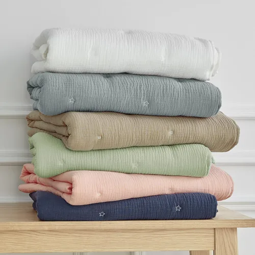 Vista 5 de Levtex Baby - Juego de cama de muselina en nube para cuna - Juego para habitación infantil - Estrellas beige y cacao - Muselina texturizada gris