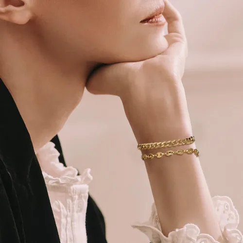 Vista 4 de YANODA Pulsera rellena de oro para mujer, chapada en oro de 18 quilates, pulsera de eslabones delicada para mujer, hecha a mano, apilable, regalo