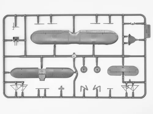 Vista 4 de ICM Modelos Early I-5 Kit de construcción de caza biplano soviético