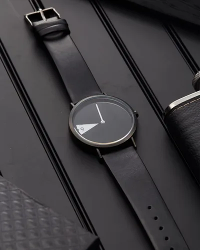 Vista 8 de SHENGKE Women Minimalist Watch Ultra Thin Leather Strap Fashion Creative Waterproof Watch