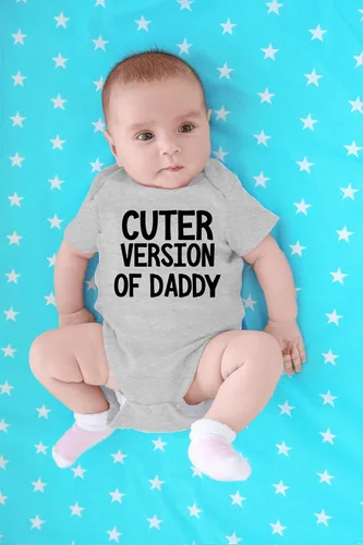 Vista 4 de CBTwear Cuter Version of Daddy - Dad to Be Announcement - Lindo body de bebé de una pieza