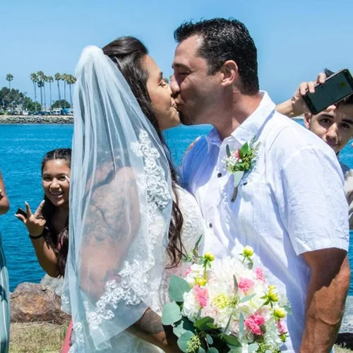 Vista 2 de Velo de novia de 2 niveles de encaje de flores con peine de novia accesorios para novias