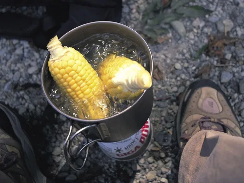 Vista 4 de Snow Peak Camping Cookware & Kettle for Backpacking, Hiking & Outdoor Cooking