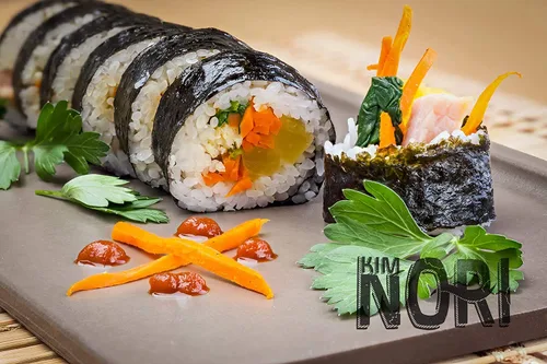 Vista 6 de 100 hojas completas Yaki Sushi Nori de algas asadas para rollos y envolturas, Laver 200 gramos - 7.05 onzas - 100 hojas