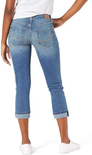 Vista 3 de Signature by Levi Strauss & Co. Gold Label Women's Mid-Rise Slim Fit Capris (Available in Plus Size)