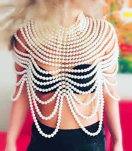 Vista 2 de Collar de chal de cadena de cuerpo de perlas, sujetador de perlas, cadena de hombro con cuentas sin espalda, cadenas en el pecho, traje rave