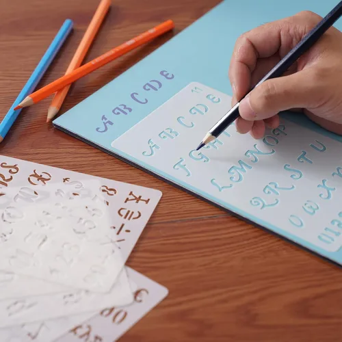 Vista 4 de Plantillas de letras – Paquete de 12, 4 x 7 pulgadas, plantillas de plástico reutilizables del alfabeto para diario de viñetas, decoración