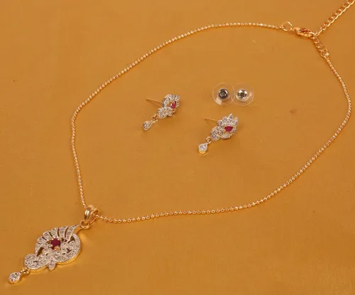 Vista 3 de Touchstone Colgante de joyería de diseño contemporáneo de Bollywood indio en tono dorado y plateado colorido para mujer.