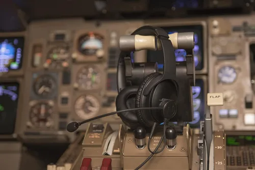 Vista 7 de NFlightMic - Micrófono universal para auriculares de aviación, funciona con auriculares Bose QC25 y QC35 con cancelación de ruido