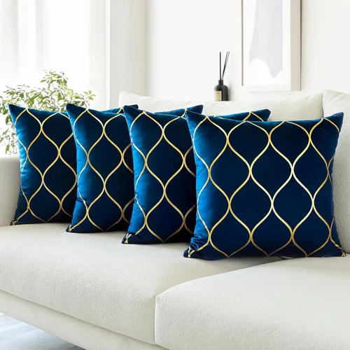 Vista 4 de OTOSTAR Juego de 4 fundas de almohada decorativas doradas de 18 x 18 pulgadas, fundas de almohada cuadradas de terciopelo suave, fundas de cojín