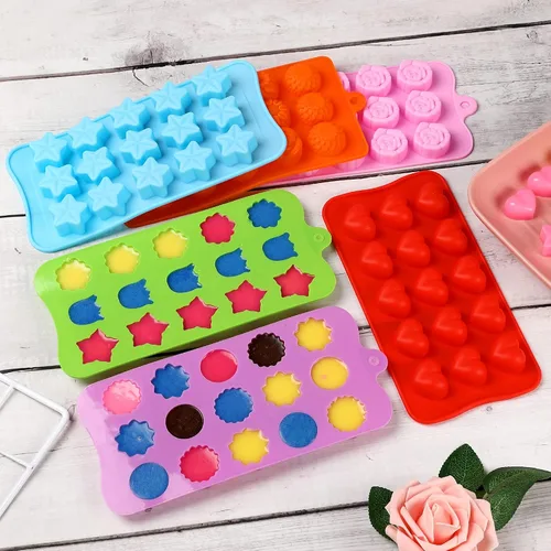 Vista 4 de FIRETREESILVERFLOWER Juego de moldes de chocolate con forma de flor, corazón, estrellas, rosa, flores en combinación, molde de silicona para hornear