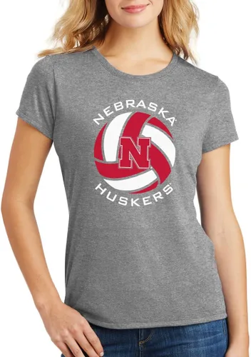Vista 24 de CornBorn Elige tu diseño: camisetas prémium de voleibol de Nebraska para mujer