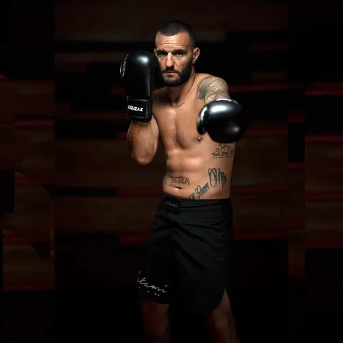 Vista 8 de Kruzak - Juego de guantes de boxeo y guantes de boxeo para kickboxing y Muay Thai MMA, kit de fitness con almohadillas de boxeo para artes marciales