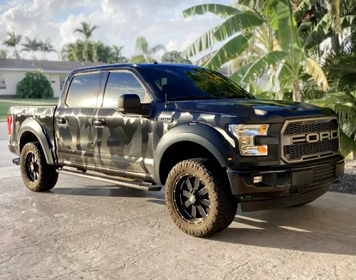 Vista 5 de VViViD+ 2020 Edition Black Stealth - Rollo de vinilo de camuflaje con patrón de tamaño grande para auto (1 pie x 5 pies), película autoadhesiva