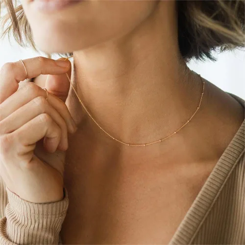 Vista 4 de IEFWELL Delicados collares con inicial para mujeres y niñas, chapado en oro de 14 quilates, collar de letra A-Z, collar minimalista con monograma