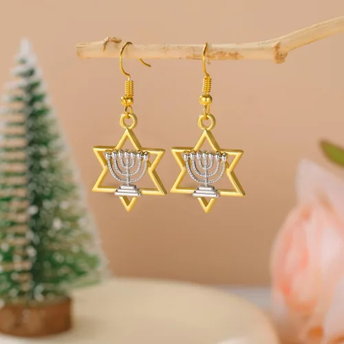 Vista 4 de Pendientes de estrella de David, aretes de Janucá, aretes de menorá para mujer, joyería judía de Hanukkah para mujer, Zinc