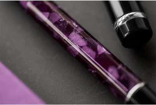 Vista 38 de Conklin Duragraph Pluma estilográfica Abalone Nights - Punta mediana, elegante instrumento de escritura con exquisito acabado de abulón