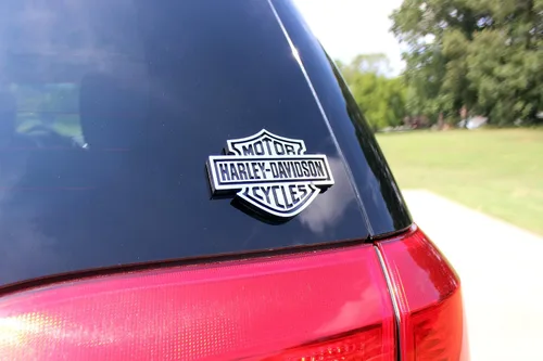Vista 5 de Calcomanía con logotipo «Bar & Shield» cromado de Harley-Davidson, talla única , Plateado