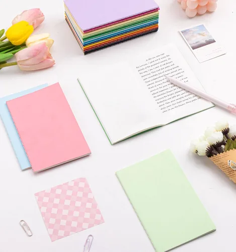 Vista 4 de Paquete de 150 mini cuadernos coloridos de bolsillo en blanco, diarios a granel, cuadernos pequeños de 3.5 x 5.5, 30 hojas/60 páginas, mini