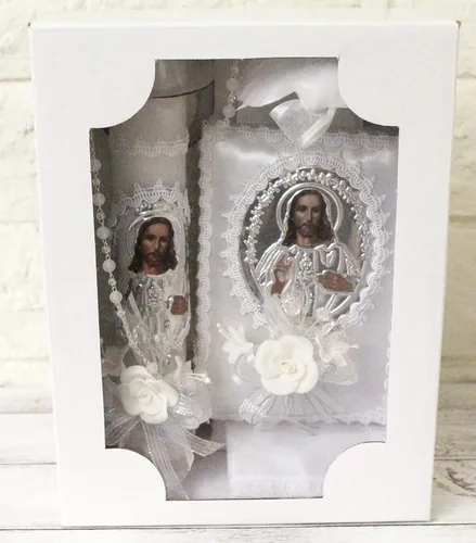 Vista 2 de Elegante hecho a mano 5 piezas Jesús Foil Picture Lace Bautismo Bautizo Conchas Juego de velas Favores Chica Niño Blanco Conjunto de Bautizo Español