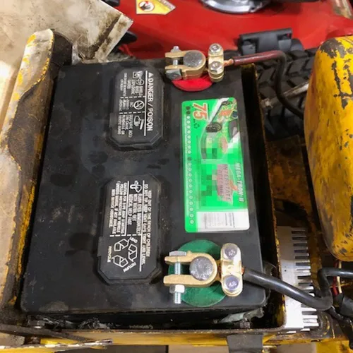 Vista 3 de Conectores de terminal de batería de poste superior de latón, abrazaderas de terminal de batería de 12-24 V para automóvil y barco (1 juego)