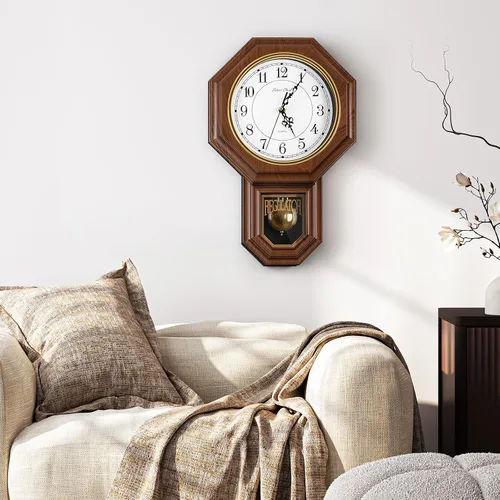 Vista 4 de Reloj de pared de péndulo que funciona con pilas, reloj regulador de plástico de imitación de madera con péndulo, relojes de pared decorativos