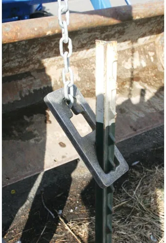 Vista 2 de SpeeCo S16110400-PP161104 Mtl - Extractor de poste en T, 1 unidad Innovative Slot for Tractor, Chain, Jack, or S-Hook Applications, Farm, Ranch