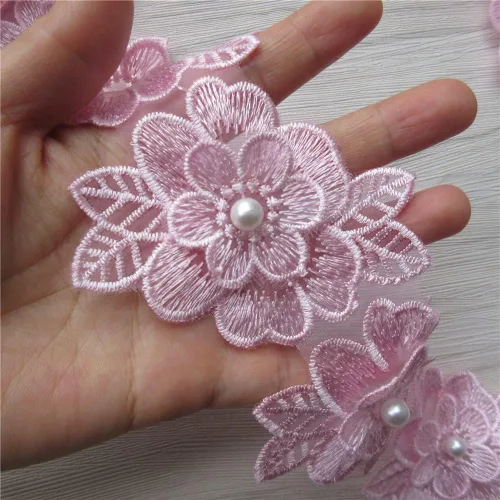 Vista 12 de 2 yardas de encaje de flores 3D con perlas bordadas, de poliéster, cinta de encaje con aplicación de patchwork para vestido de novia, manualidades