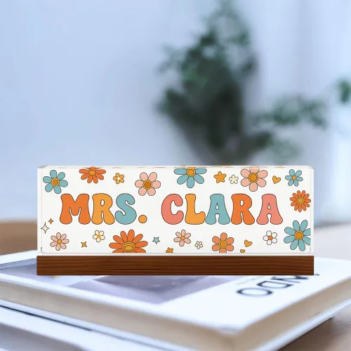 Vista 2 de Placa de nombre personalizada para escritorio para profesores, placa de nombre de acrílico personalizada para maestros con base de madera, letrero