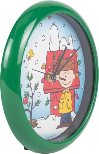 Vista 2 de Mark Feldstein, Reloj de sonido con villancicos navideños de Snoopy en diseño de casa de perro, verde, 20,3 cm