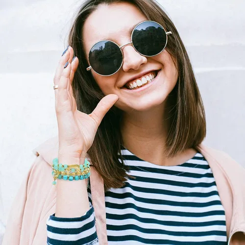Vista 7 de VONRU - Conjuntos de pulseras bohemias para mujer, 6 juegos de pulseras elásticas apilables multicolor, estilo hippie, joyas finas
