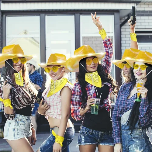 Vista 6 de Unittype Paquete de 18 sombreros de vaquero, sombrero de vaquera para novia, sombrero LED de vaquero espacial con 6 gafas, 6 bandana para mujer