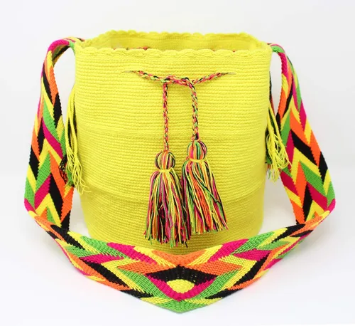 Vista 3 de Bolso de hombro Wayuu en Algodón Amarillo Hecho a Mano de Comercio Justo (Mochila Wayuu de Colombia)