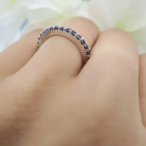 Vista 4 de Dazzlingrock Collection Anillo de boda apilable de oro de 14 quilates con zafiro azul redondo de 1,00 quilates (quilates)