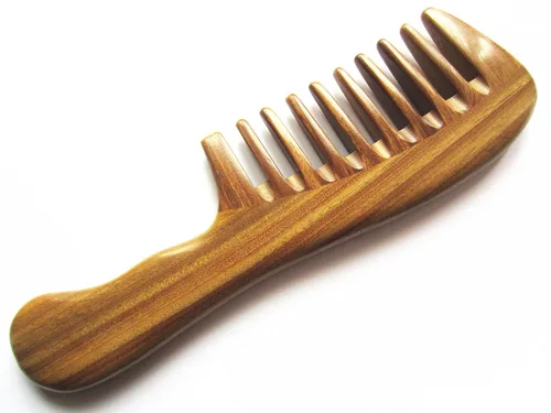 Vista 3 de Gsp-2w-wt - Peine de madera de diente ancho hecho a mano de sándalo verde natural, sin estática, con mango ondulado con aroma aromático