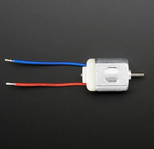 Vista 2 de Adafruit Motor de juguete/hobby de DC - tamaño 130 [ADA711]