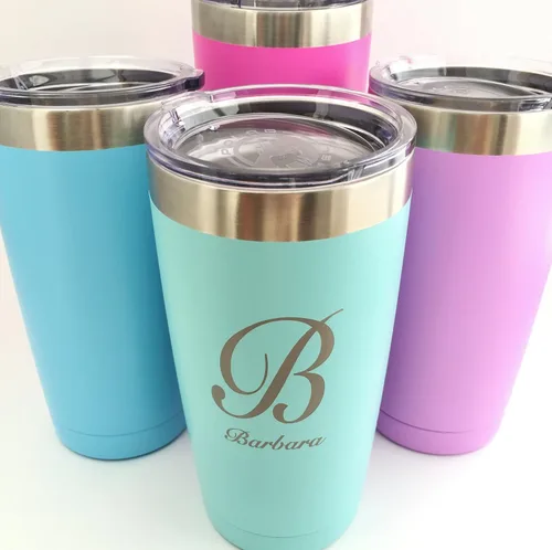 Vista 4 de The Personal Exchange Vaso aislado con monograma de 20 onzas, elige tu color personalizado