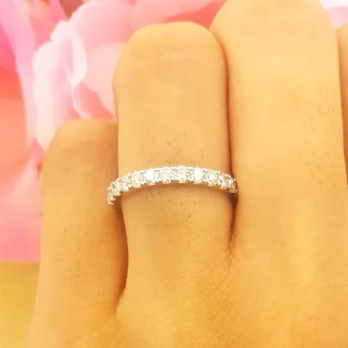 Vista 7 de Dazzlingrock Collection Anillo apilable de oro de 10 quilates de 0,50 quilates con diamantes blancos redondos de 12 quilates