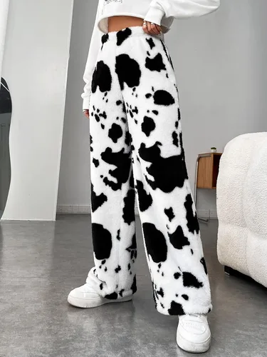 Vista 4 de WDIRARA Pantalones cálidos y mullidos con estampado de vaca para mujer