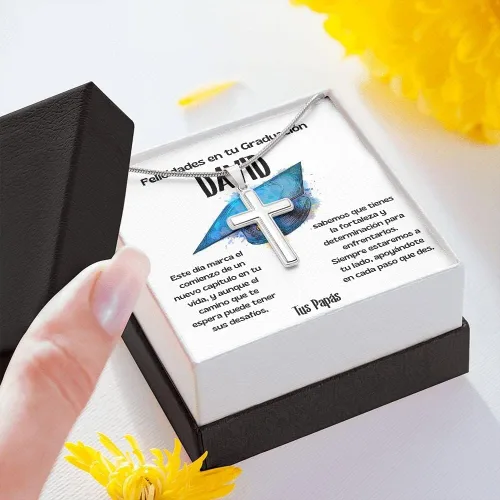 Vista 3 de Un regalo simbólico de éxito y protección para celebrar su graduación - Collar con Cruz