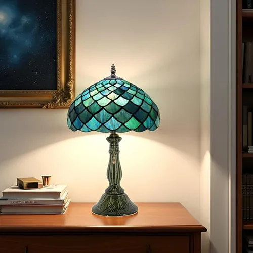 Vista 6 de Tiffany Style Stained Glass Table Lamp 18.5 Inch - Blue Fish Scales 12X12X18.5 Inch, E26 Bulb Base，Pull Chain Switch, Ceramic Base, Bedside
